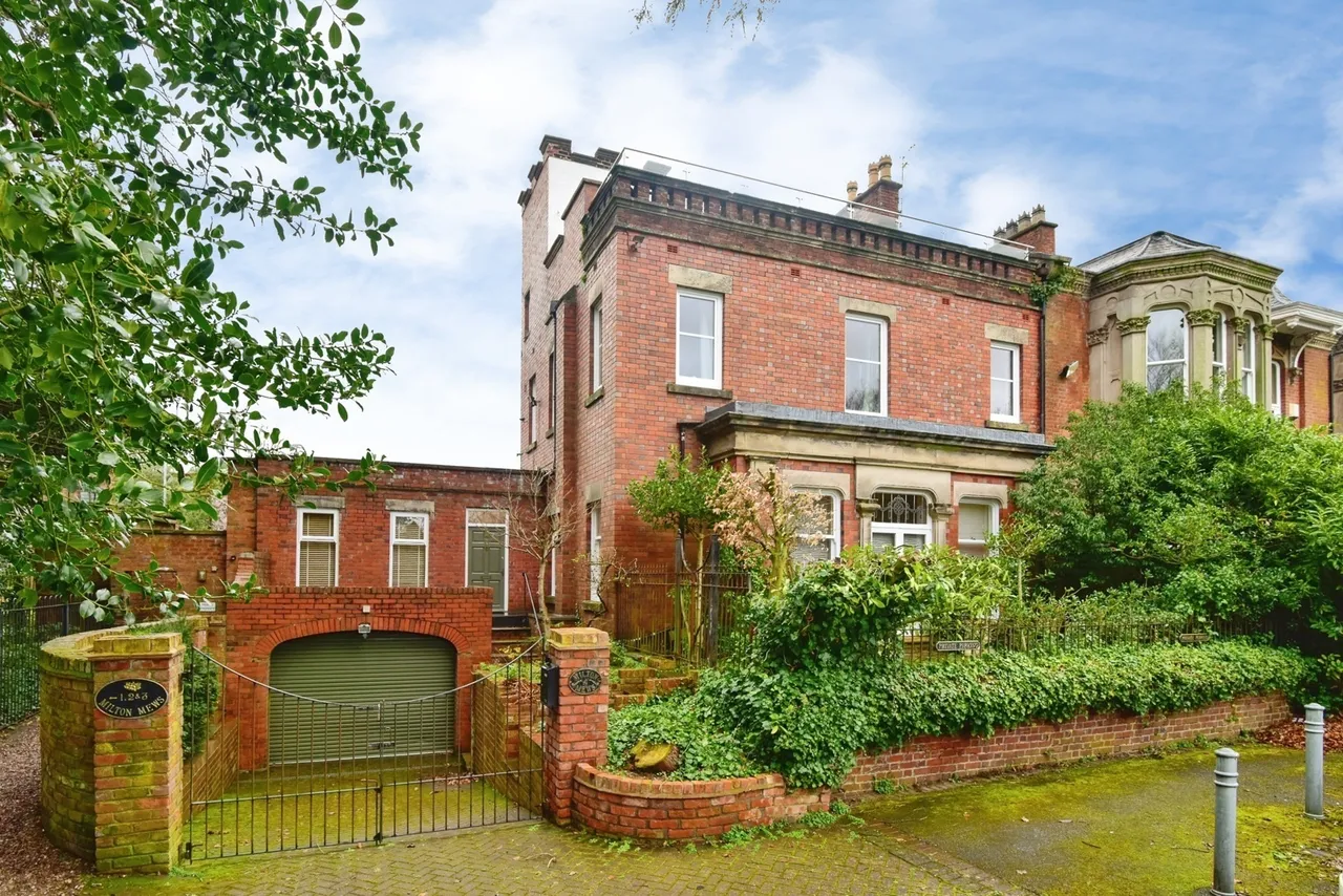 2 bed flat for sale — Crewe Road, Alsager, Stoke-on-Trent, Cheshire, ST7