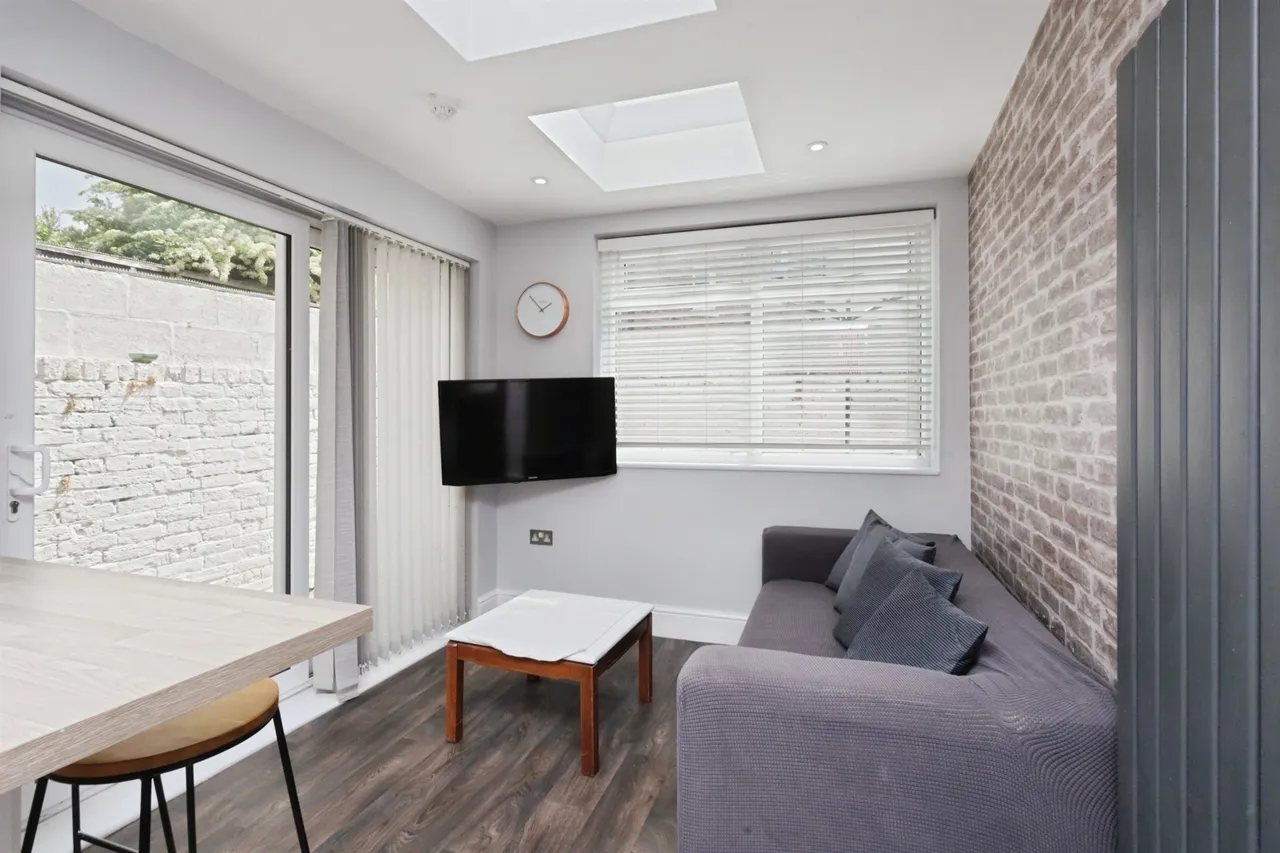 Whitley Road, Eastbourne, photo 2