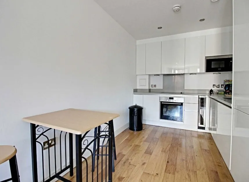 Regents Park Road, Finchley, N3, photo 2
