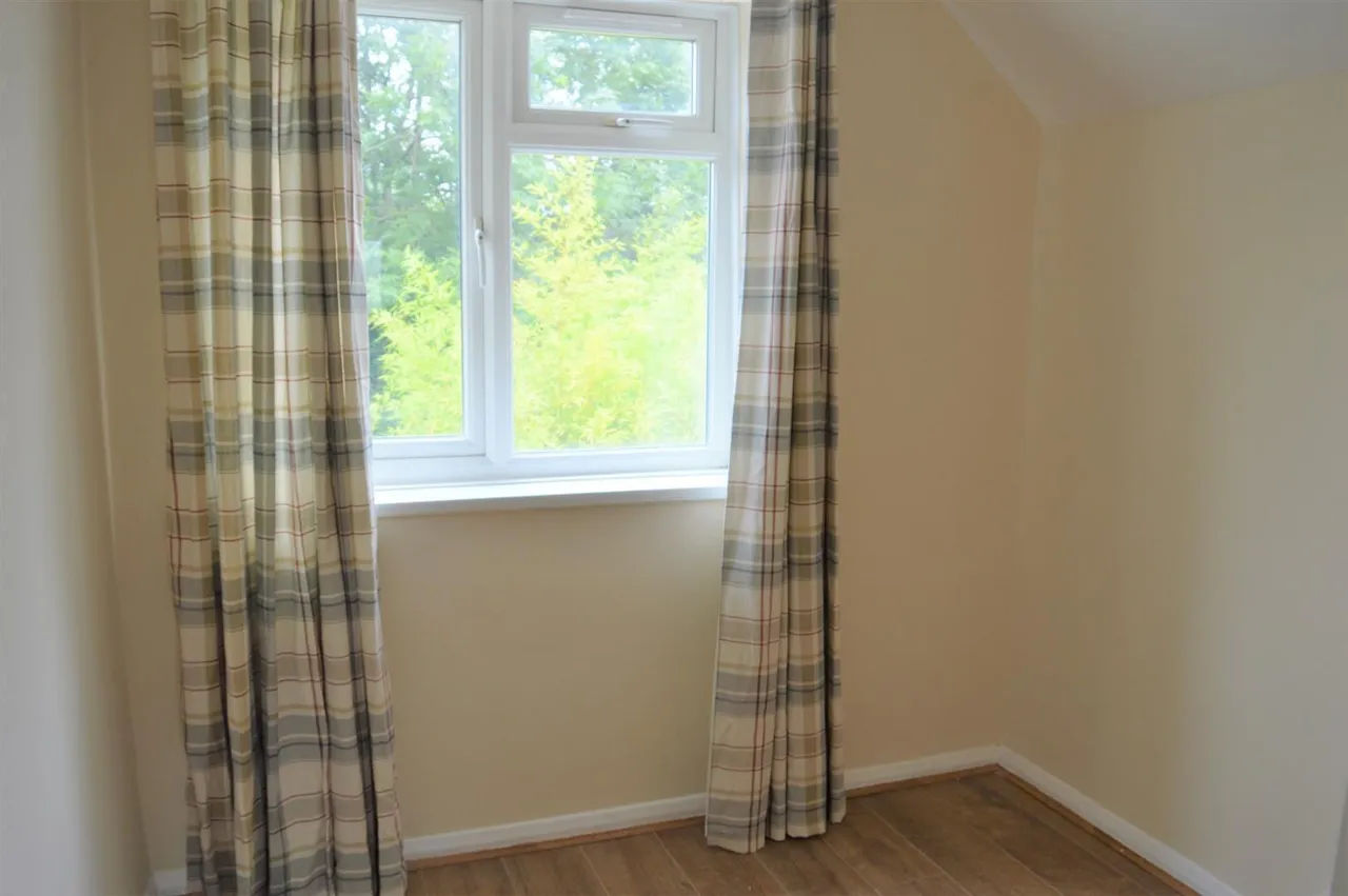Walnut Tree Road, Heston, photo 4