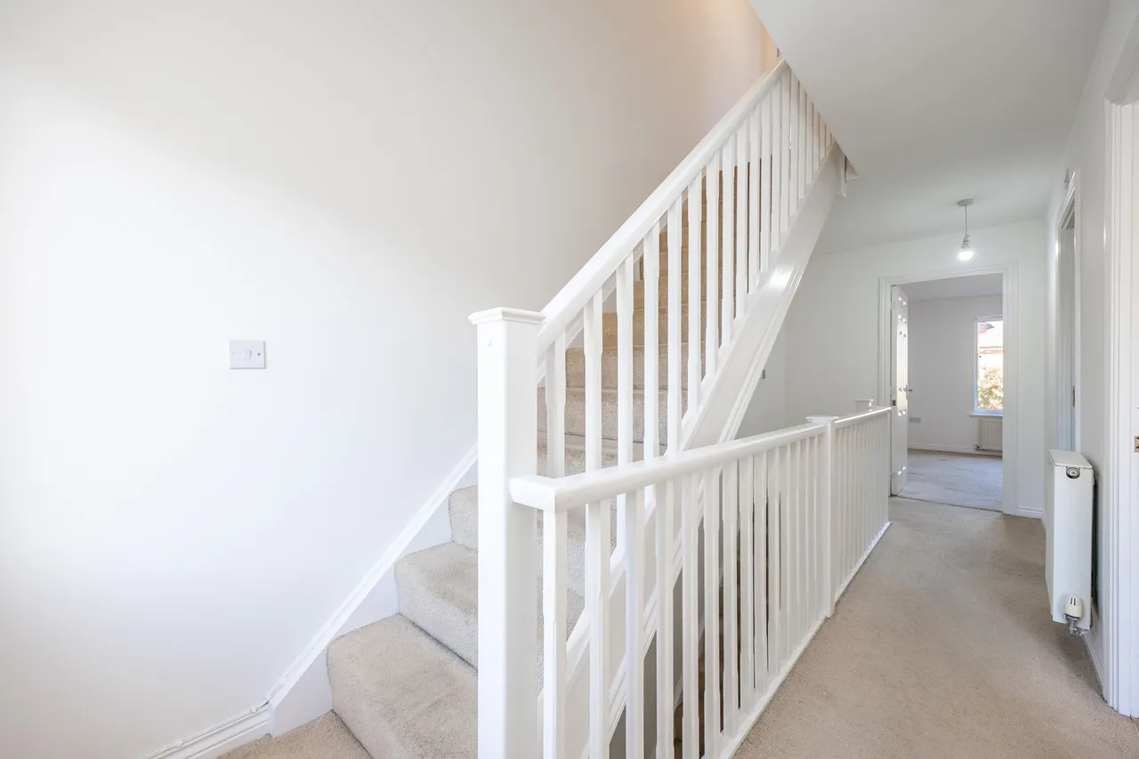 Well Presented Three Bedroom Home in, photo 12