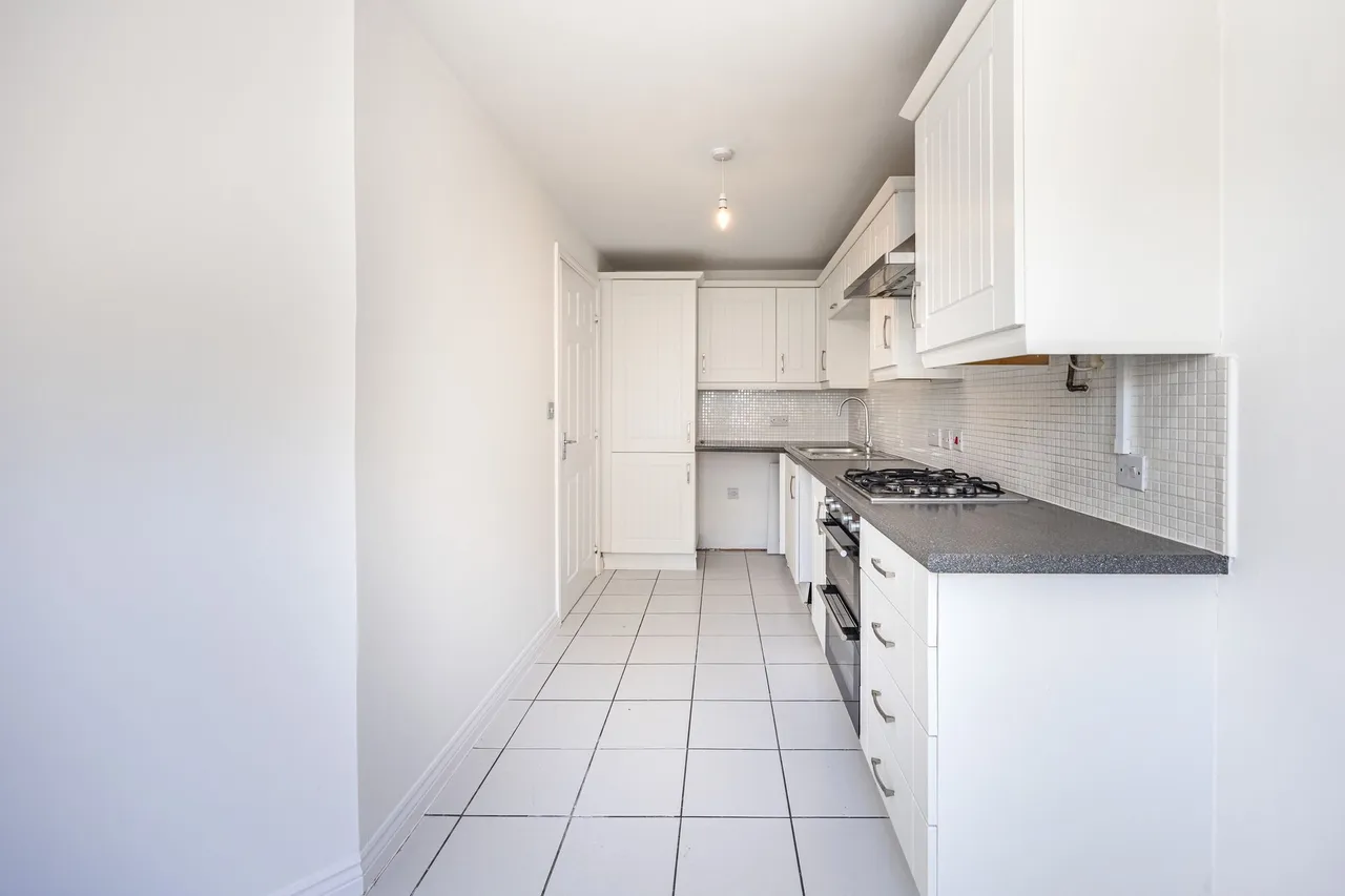 Well Presented Three Bedroom Home in, photo 7