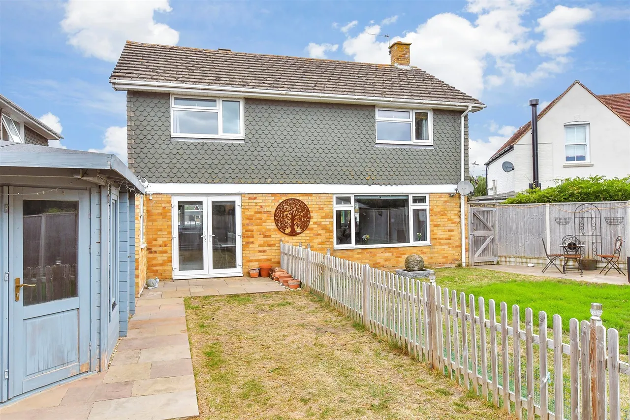 Marden Avenue, Chichester, PO19, photo 15