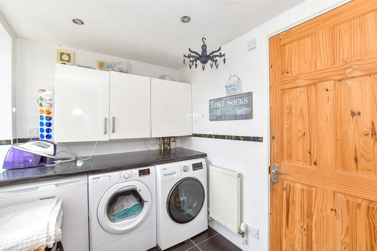 Marden Avenue, Chichester, PO19, photo 13