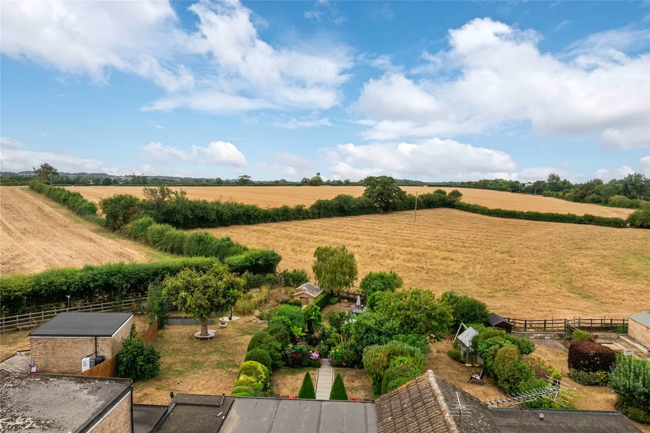The Beeches, Deanshanger, MK19, photo 22