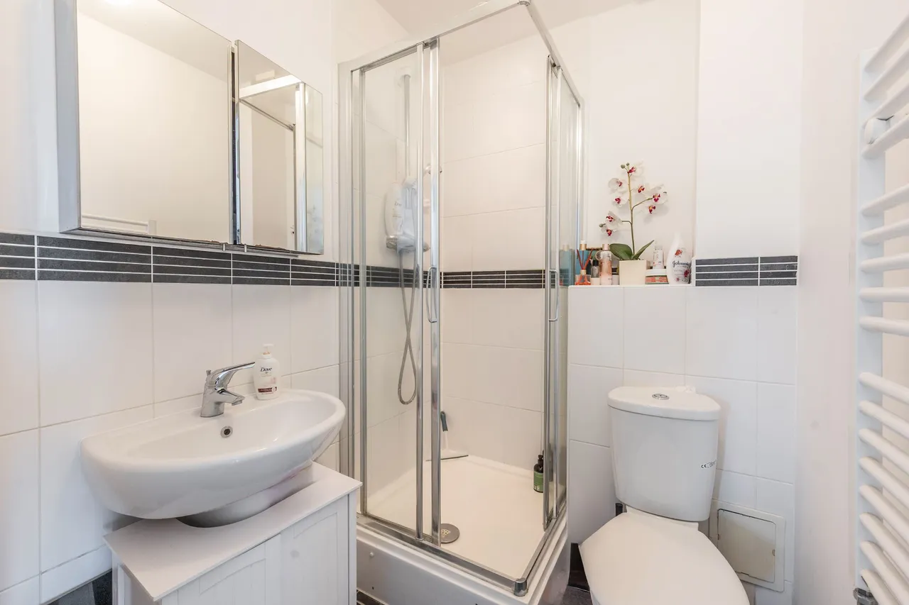 Flat 9, Aurora Court, 2 Fortune Avenue, Edgware, photo 6