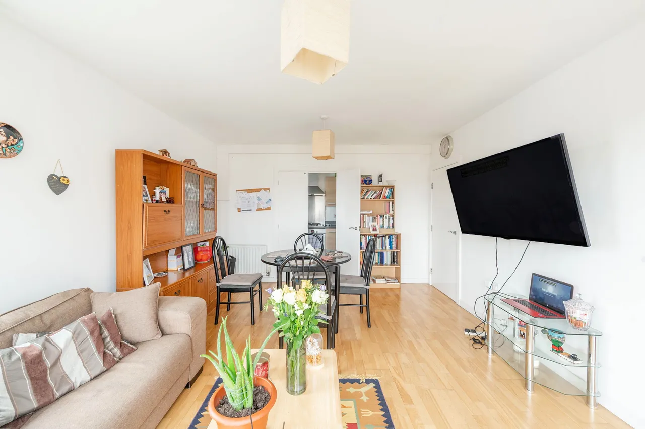 Flat 9, Aurora Court, 2 Fortune Avenue, Edgware, photo 8