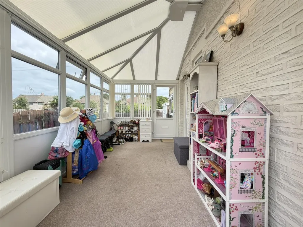 Main Street, Wilsden, BD15, photo 22