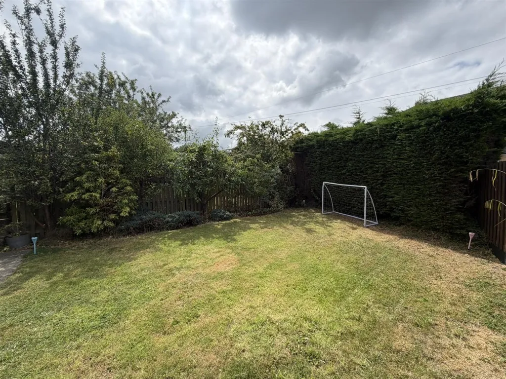 Main Street, Wilsden, BD15, photo 28