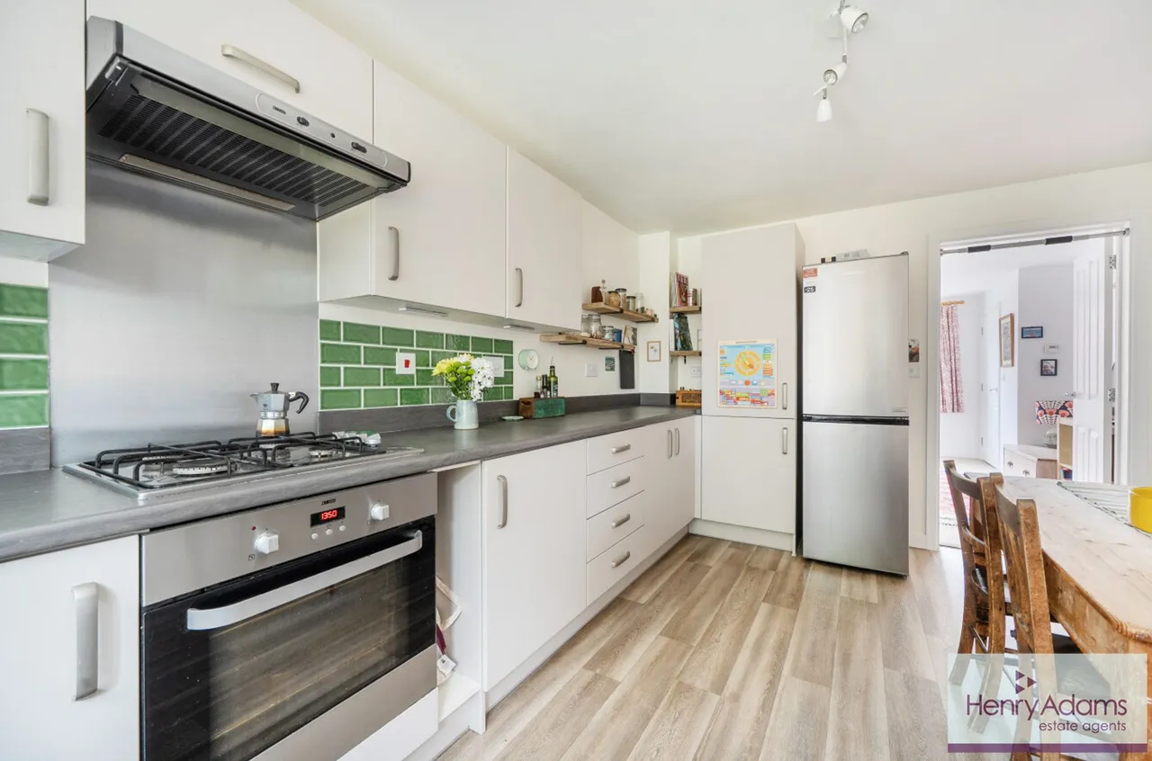 Weald Way, Petersfield, GU31, photo 6