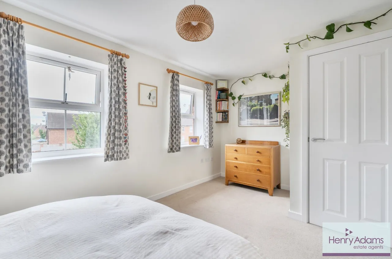 Weald Way, Petersfield, GU31, photo 9