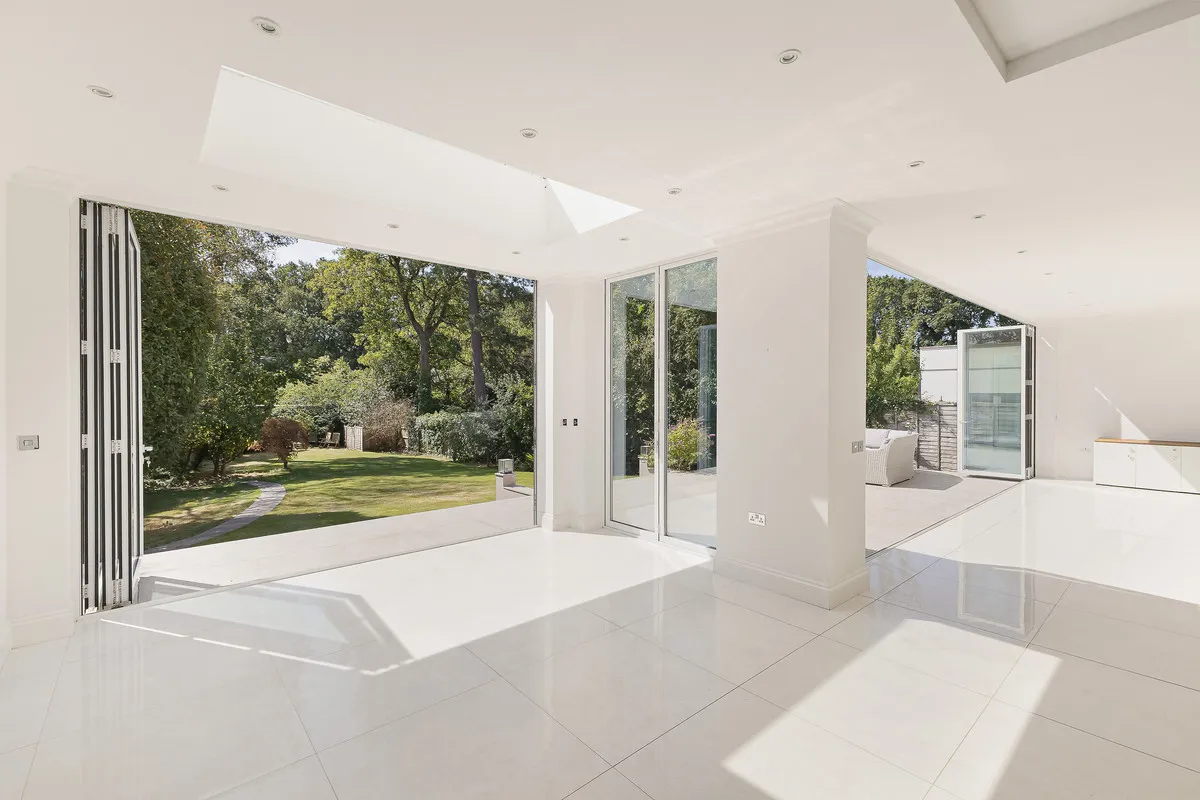 Links Green Way, Cobham, KT11, photo 3
