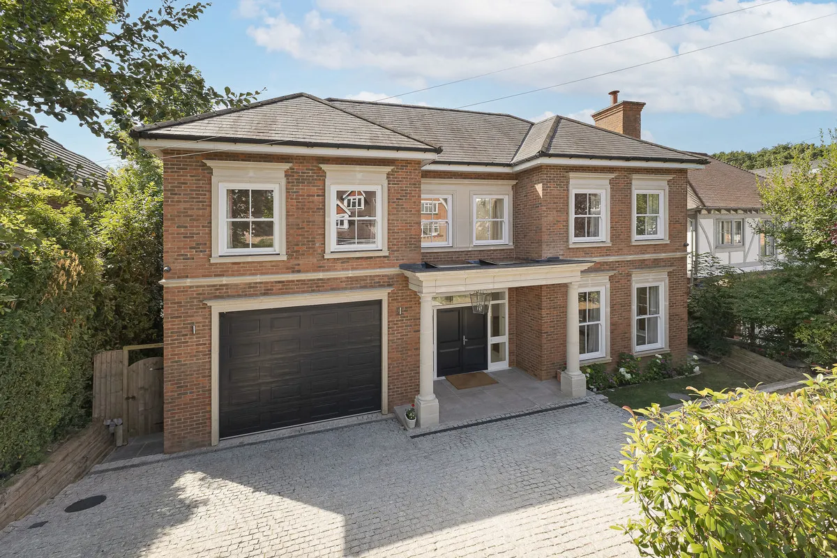 6 bed house to rent, Links Green Way, Cobham, KT11