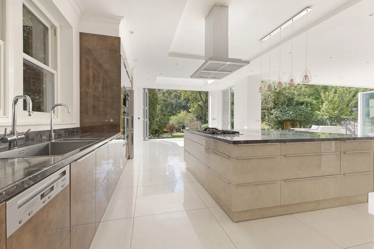 Links Green Way, Cobham, KT11, photo 6