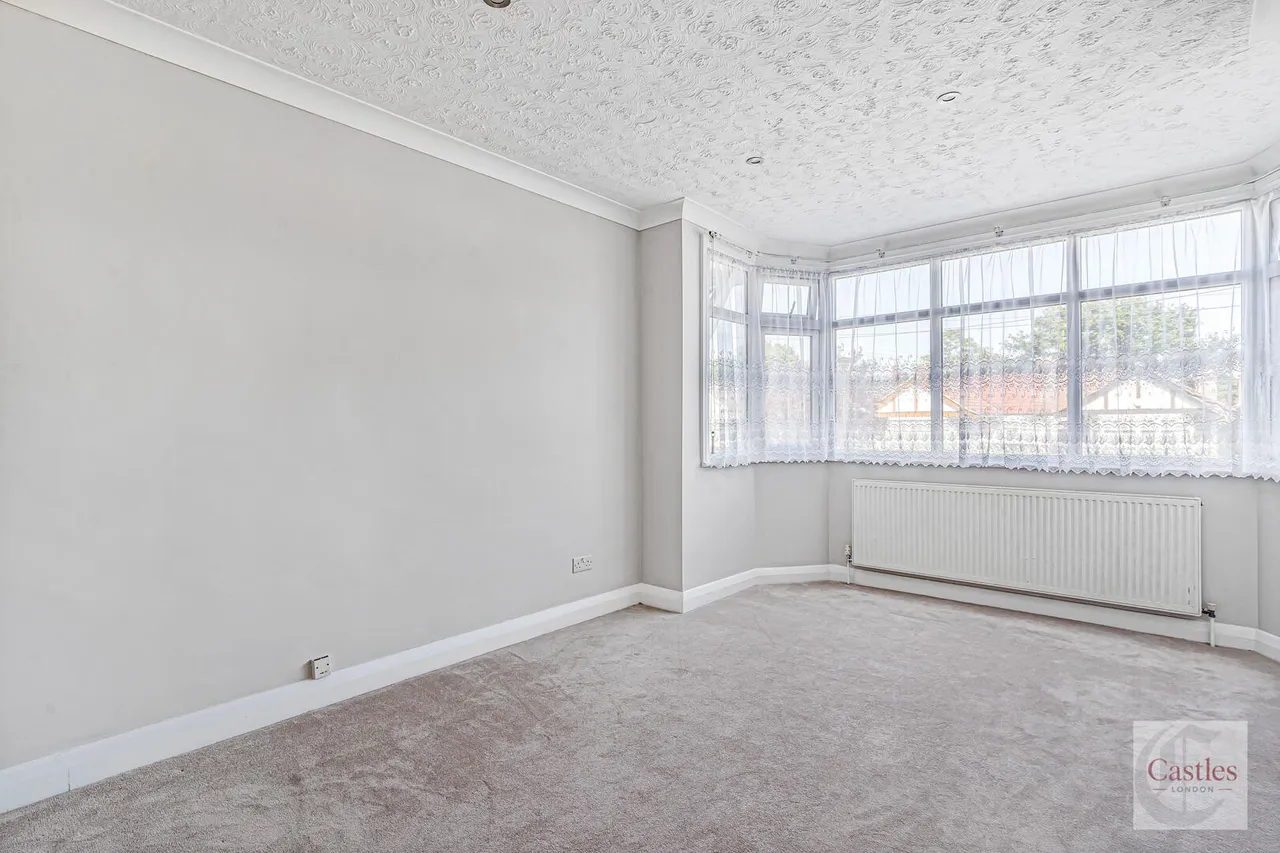 Empire Avenue, London, N18, photo 10