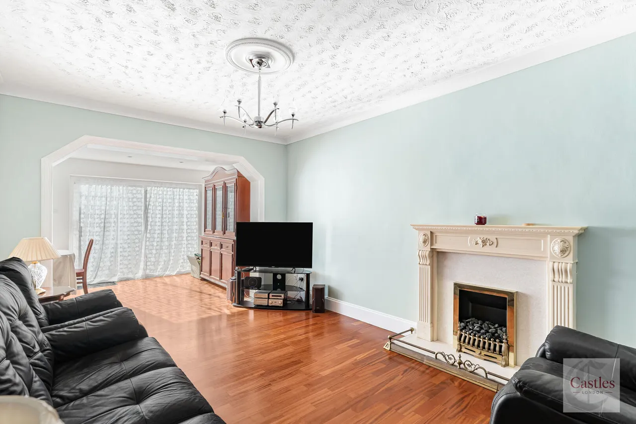 Empire Avenue, London, N18, photo 20