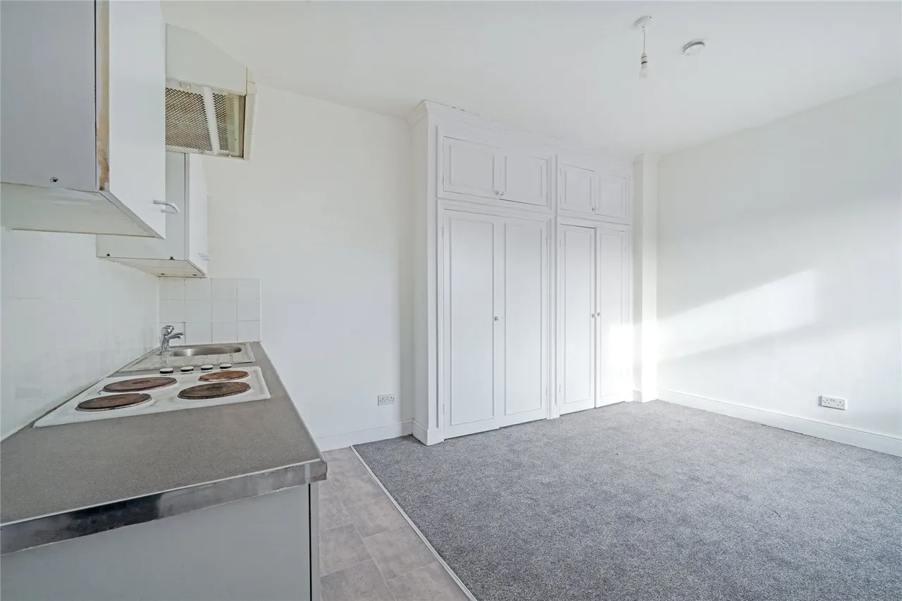 High Road, Willesden Green, NW10, photo 9