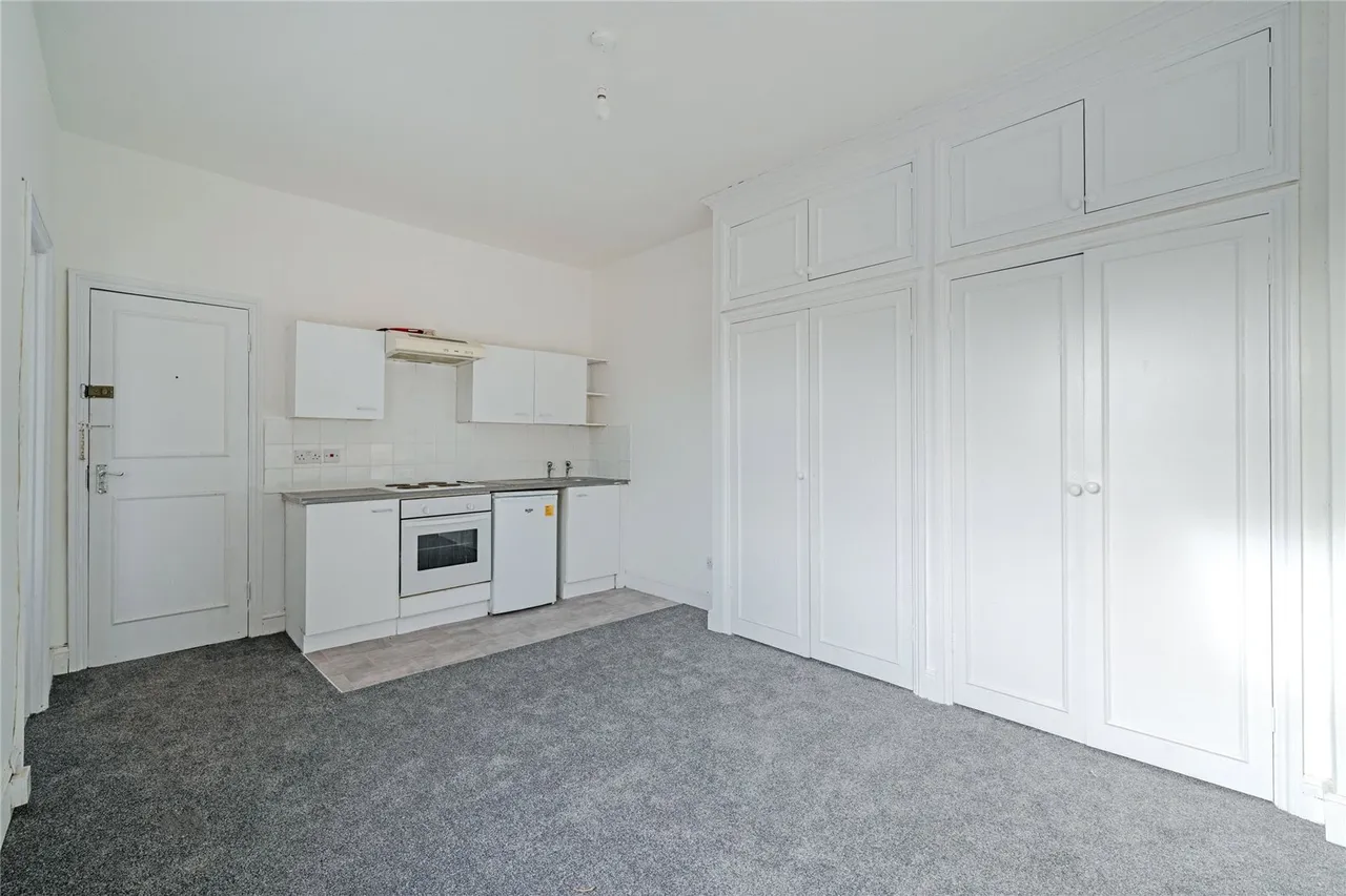 High Road, Willesden Green, NW10, photo 10