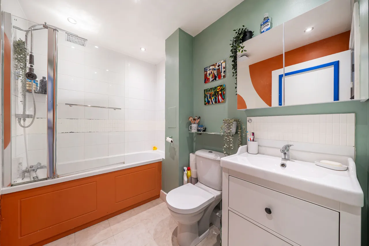 6 Kenton Apartments, 35 Clapham Park Road, London, photo 8