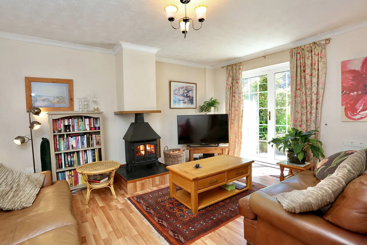12 Ty Clyd Close, Govilon, Abergavenny, NP7 9PJ, photo 3