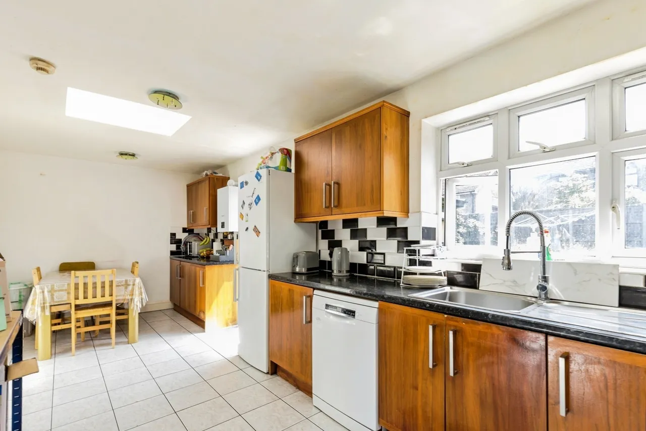 Canvey Close, Crawley, RH11, photo 6