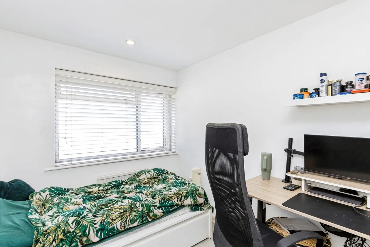 Canvey Close, Crawley, RH11, photo 13