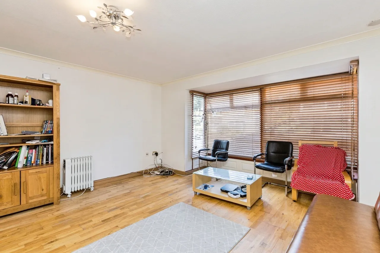 Canvey Close, Crawley, RH11, photo 3