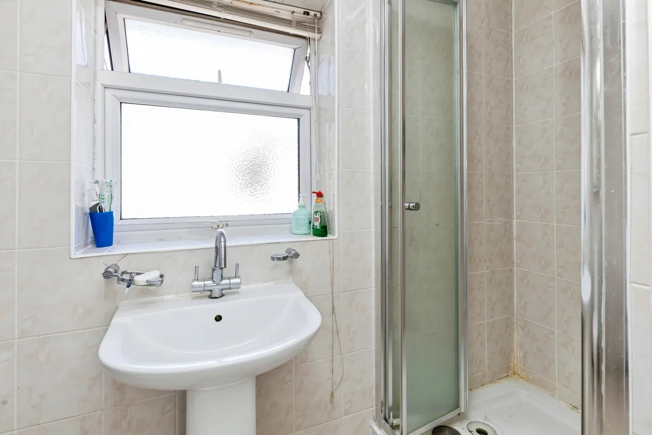 Canvey Close, Crawley, RH11, photo 10