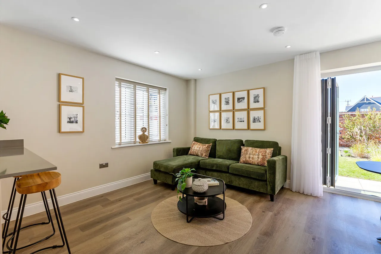 Sumners Fields, Horsham, RH13, photo 5
