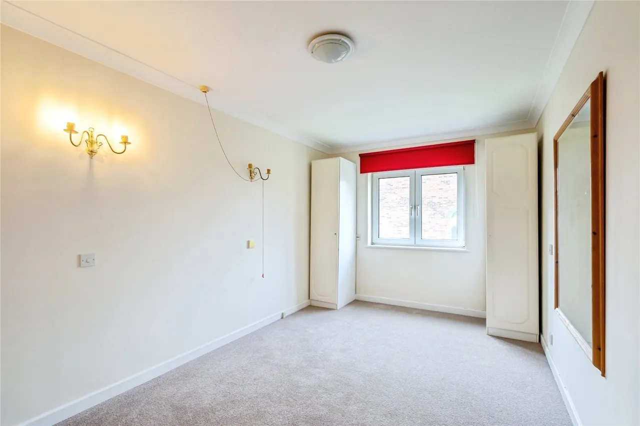 Henty Gardens, Chichester, PO19, photo 5