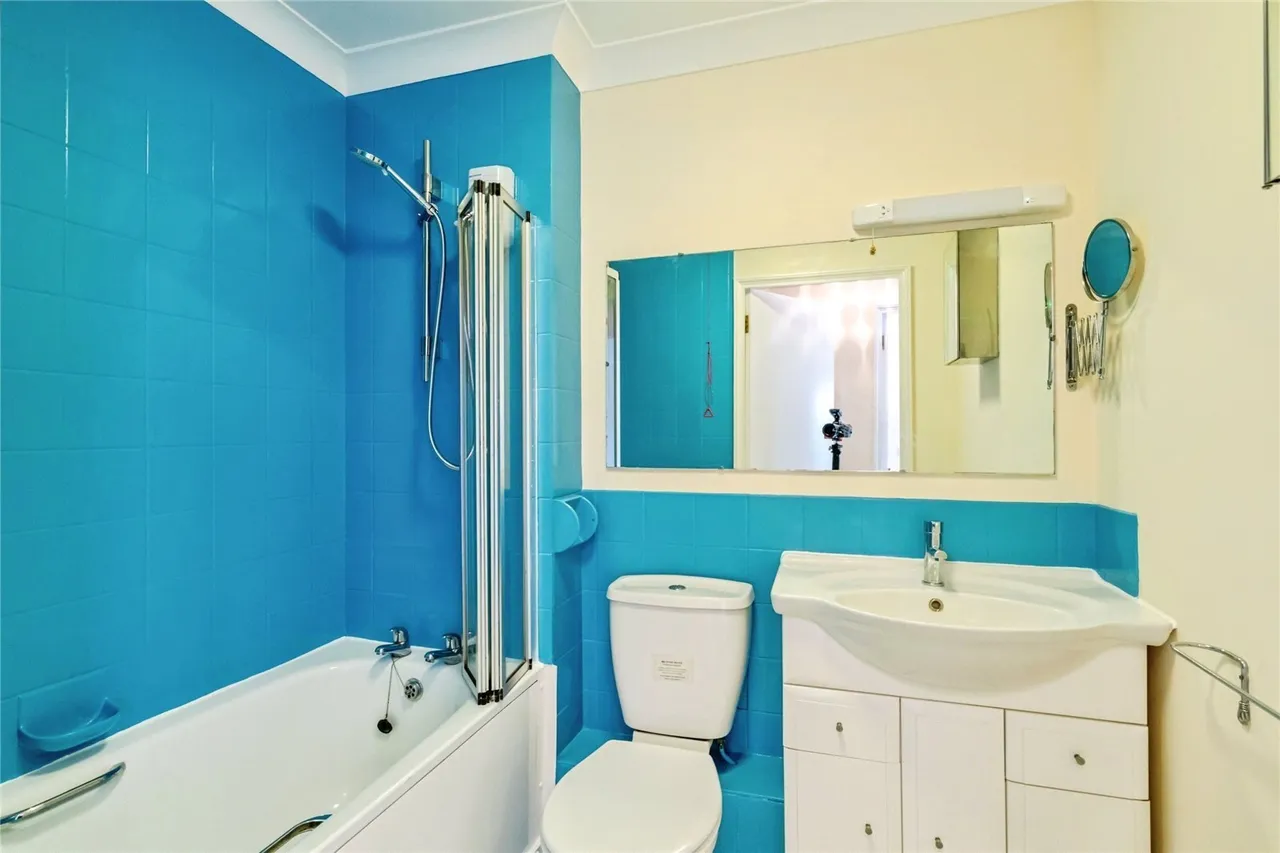 Henty Gardens, Chichester, PO19, photo 4