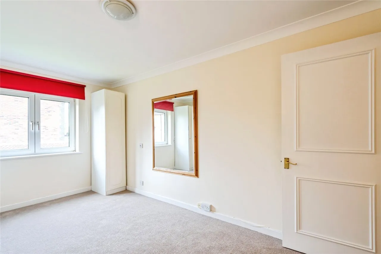 Henty Gardens, Chichester, PO19, photo 7