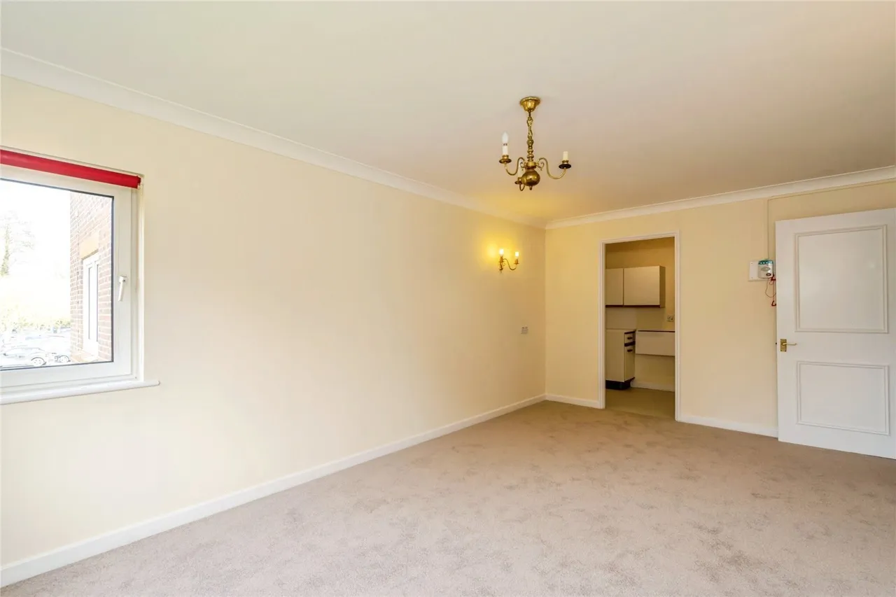 Henty Gardens, Chichester, PO19, photo 9