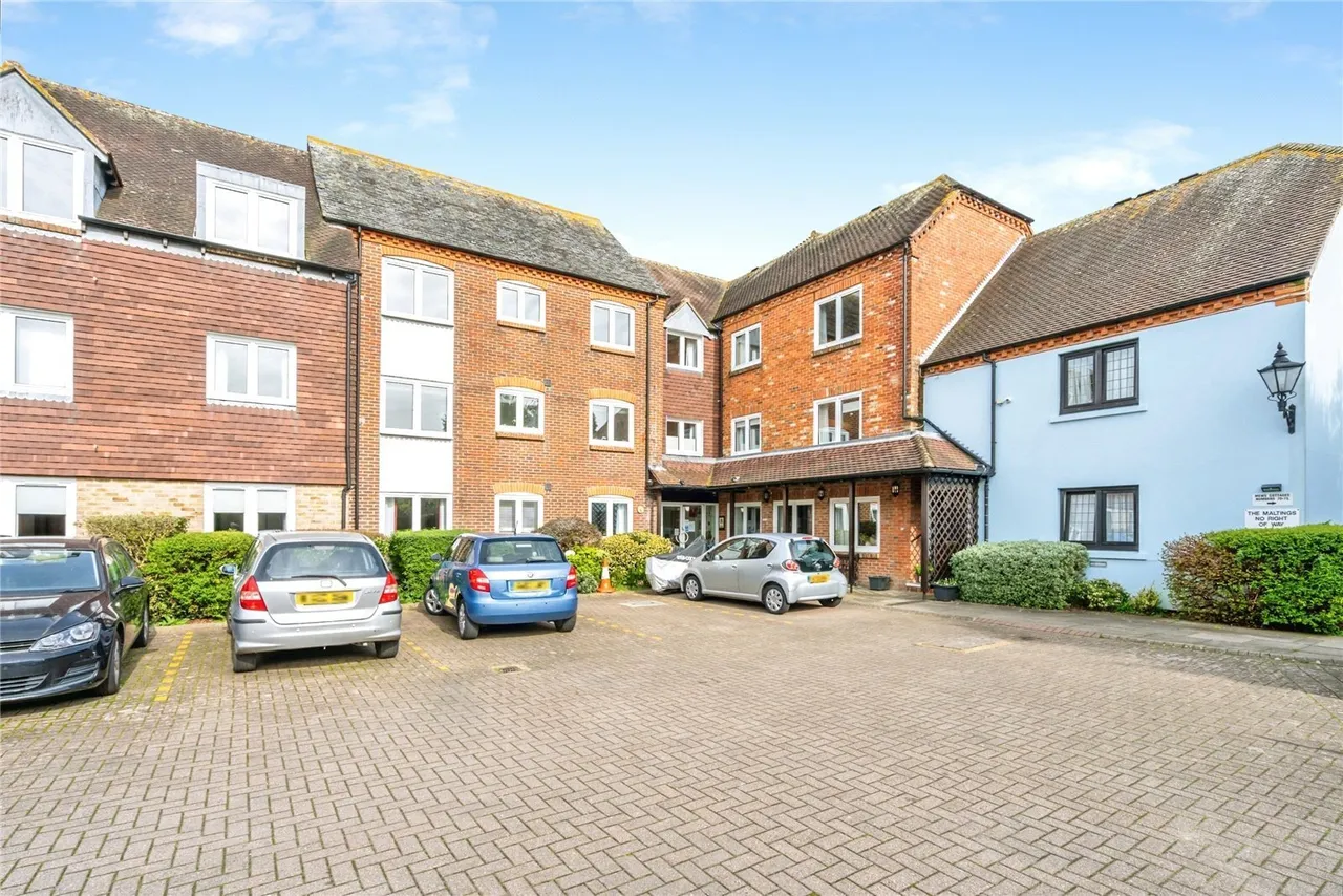 Henty Gardens, Chichester, PO19, photo 15