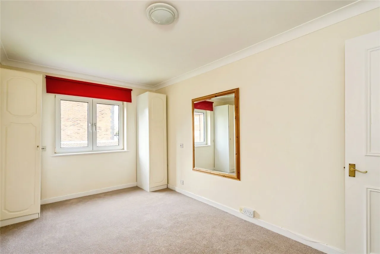 Henty Gardens, Chichester, PO19, photo 6