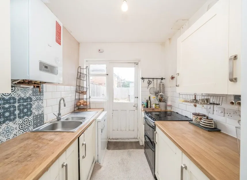 Heath Road, Hounslow, TW3, photo 3