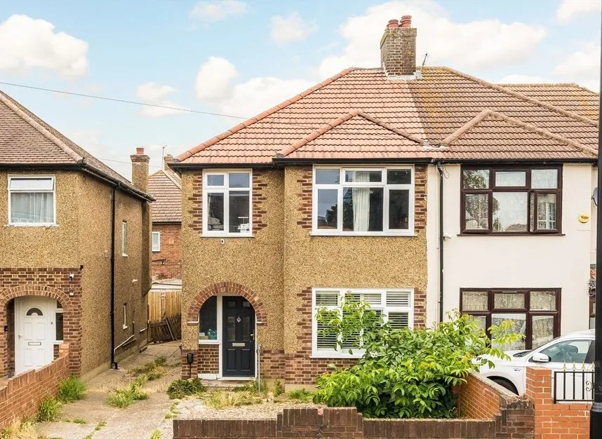 3 bed house for sale — Heath Road, Hounslow, TW3