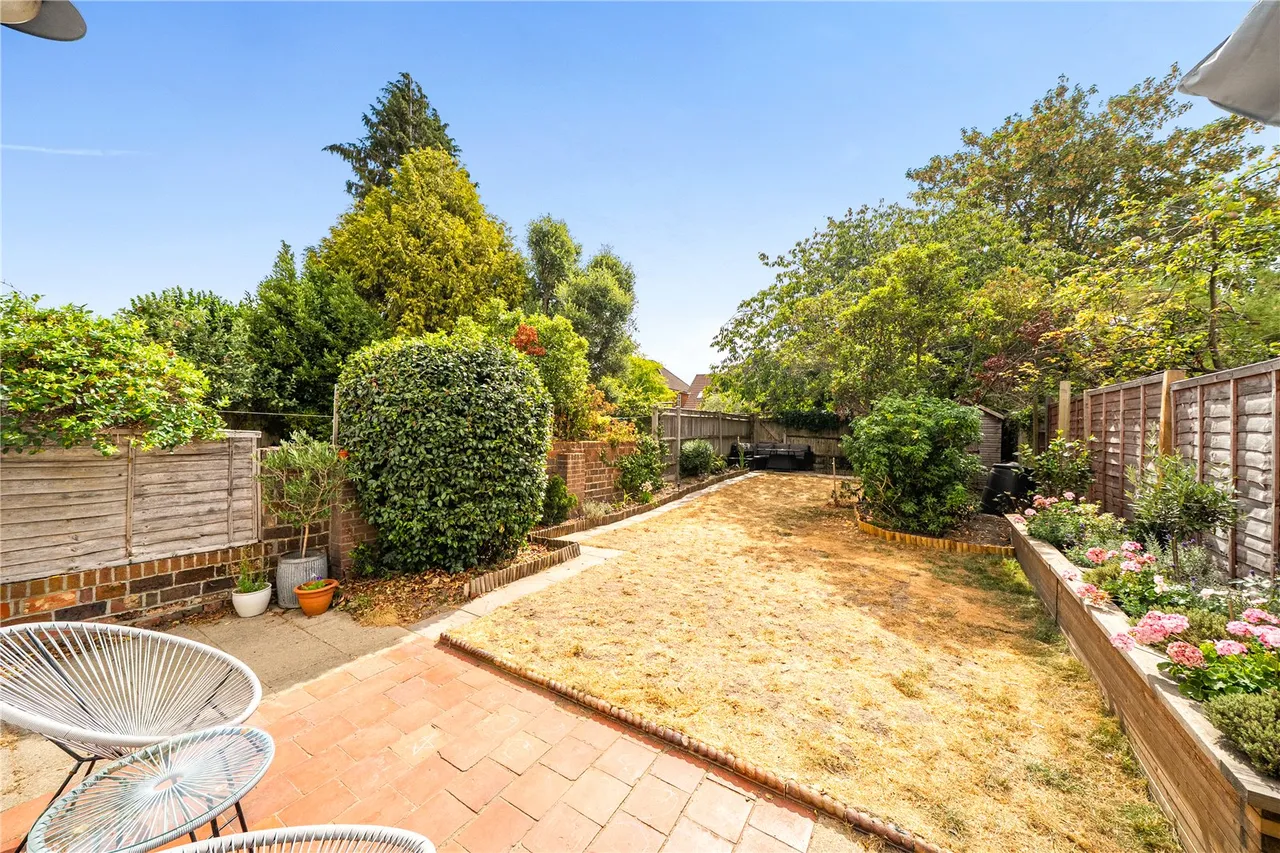 Newlands Avenue, Southampton, Hampshire, SO15 5EQ, photo 2