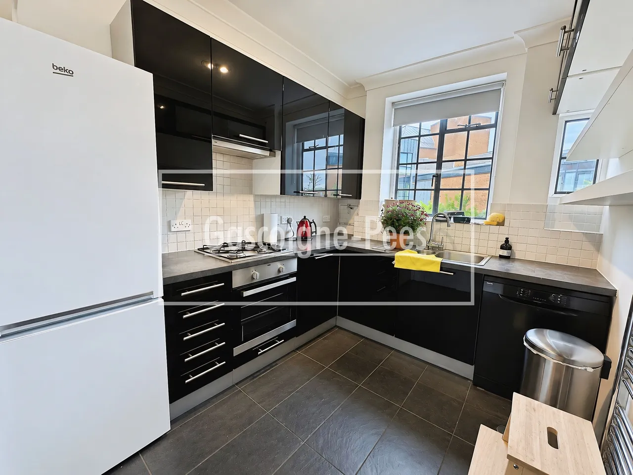 Norbiton Hall, KT2, photo 4