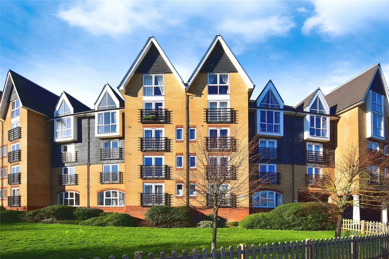 St. Peters Street, Maidstone, Kent, ME16, photo 2