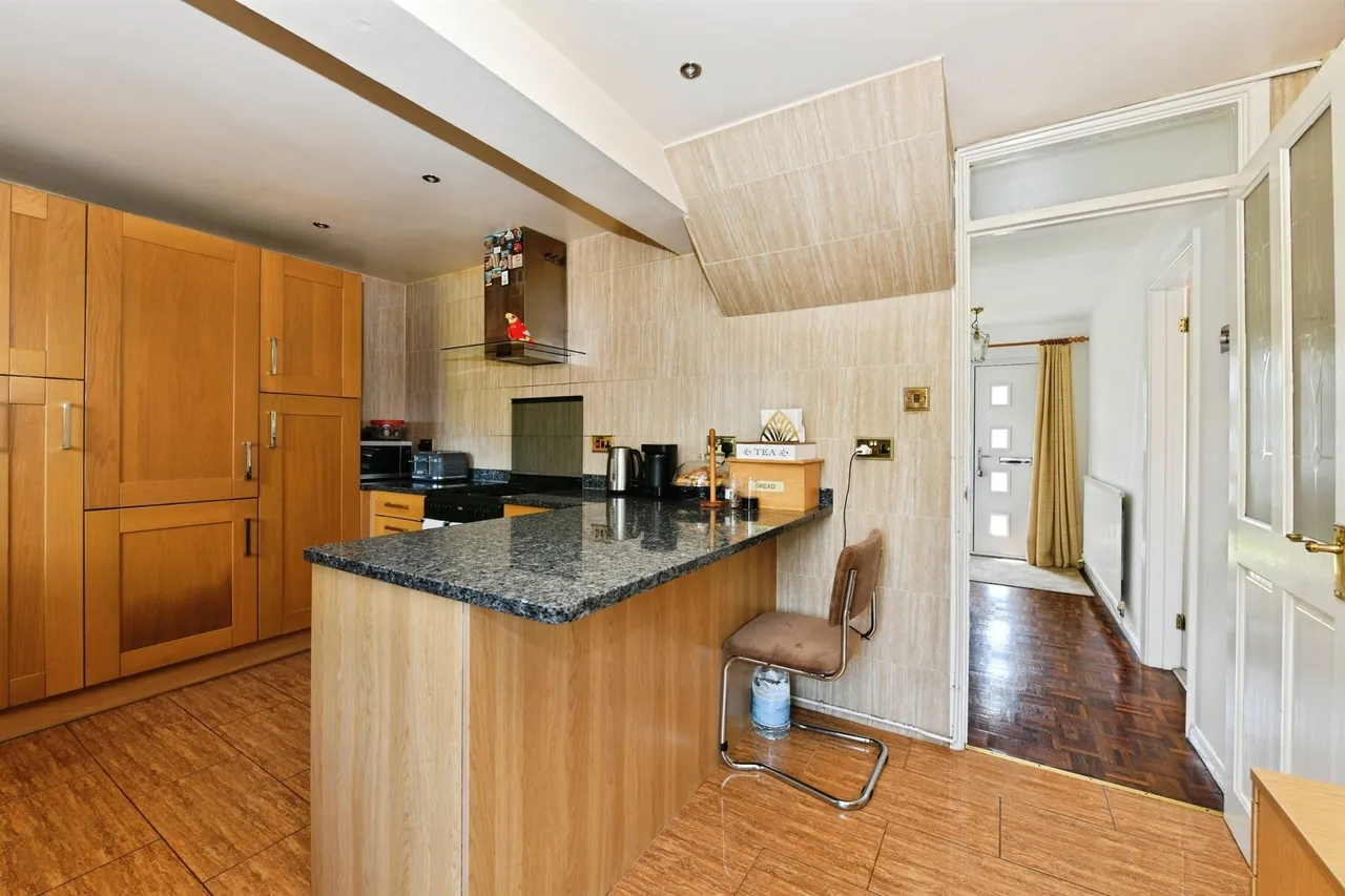 Grocyn Close, Colerne, SN14, photo 5