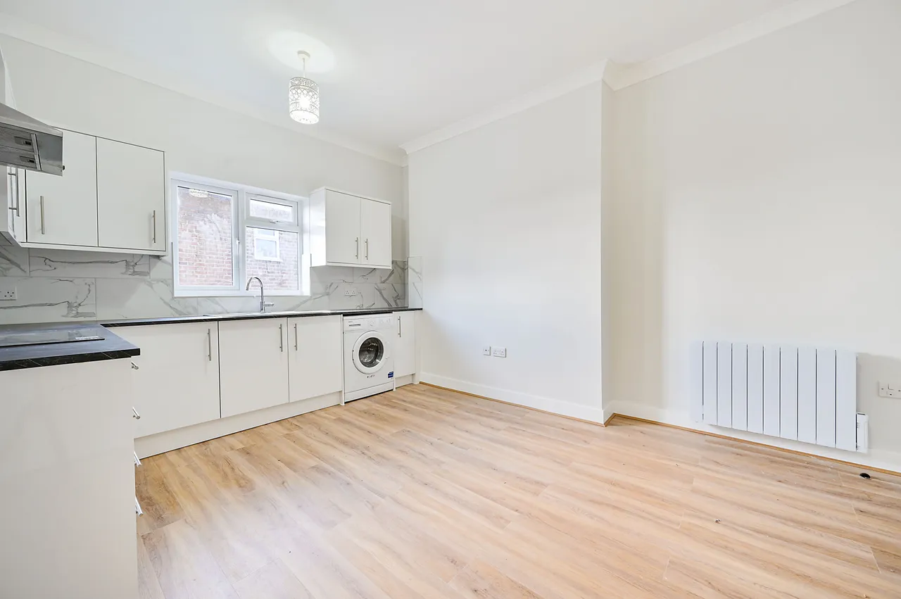 2 bed flat to rent, London, W12