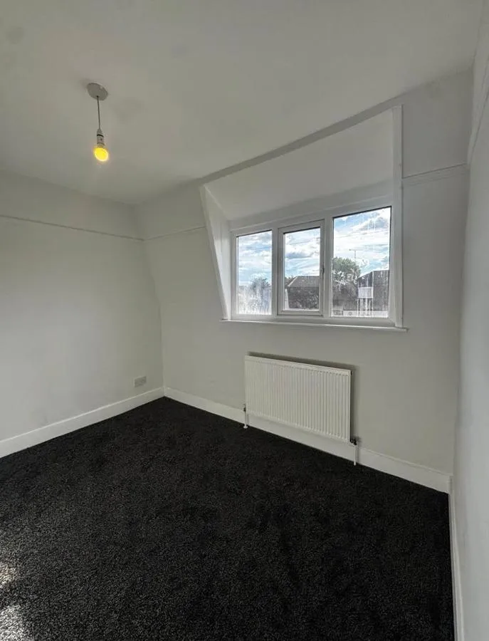 Elliman Avenue, Slough, SL2, photo 4