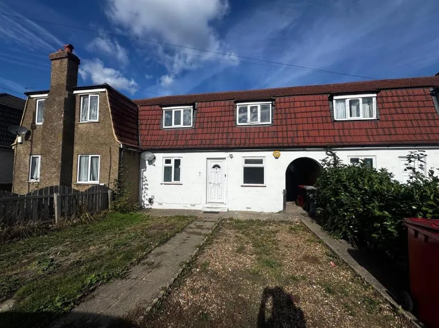 3 bed house to rent, Elliman Avenue, Slough, SL2