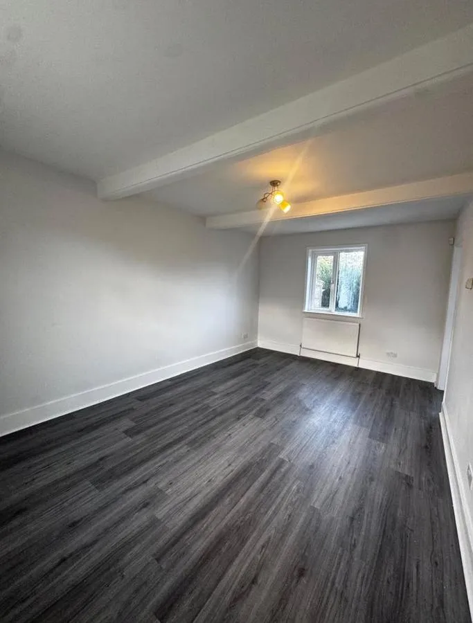Elliman Avenue, Slough, SL2, photo 2