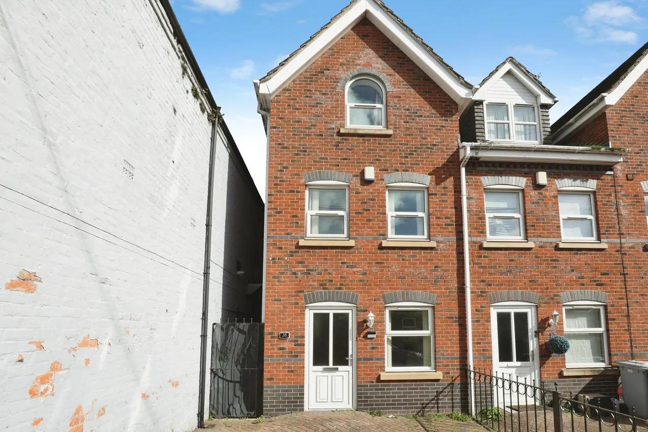 4 bed house for sale, Chambers Street, Crewe, CW2