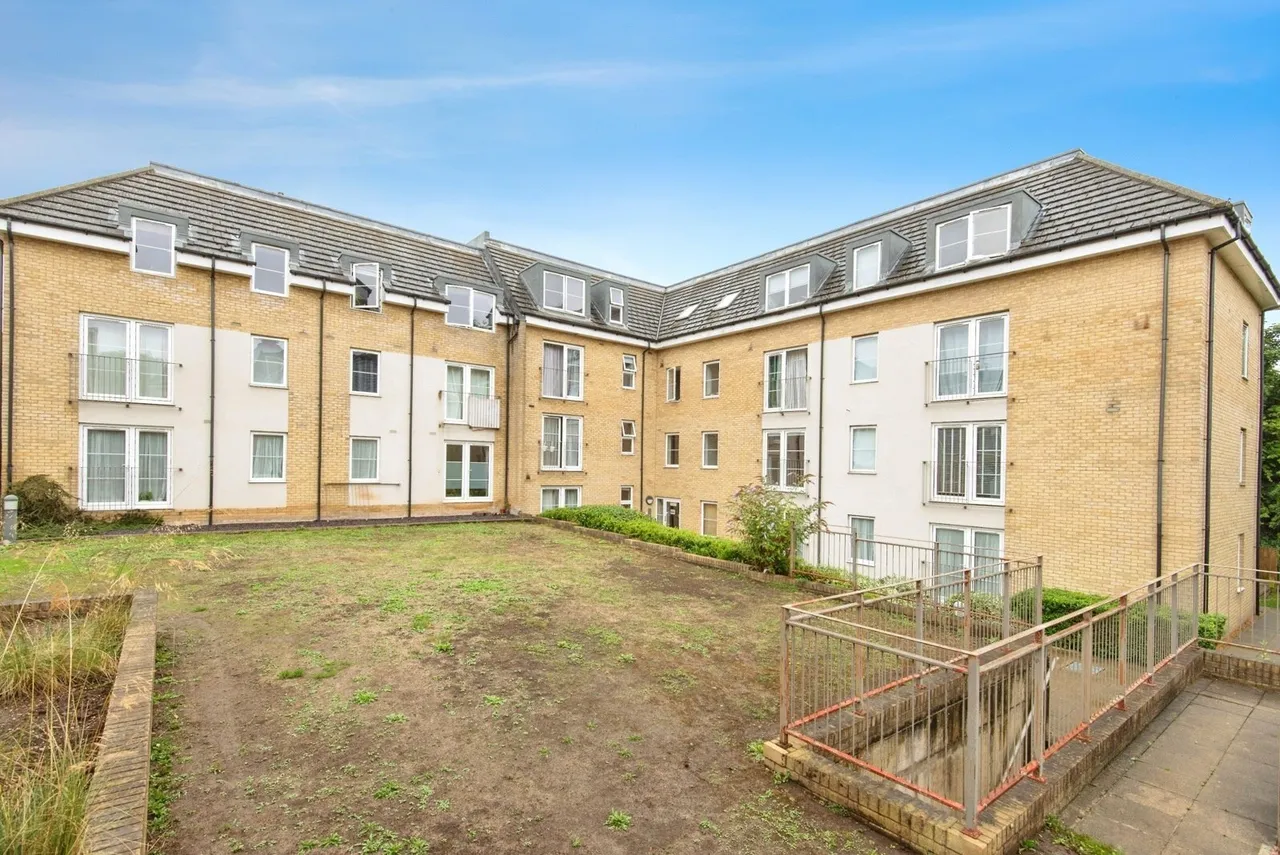 1 bed flat for sale — Grove Road, Hitchin, Hertfordshire, SG4