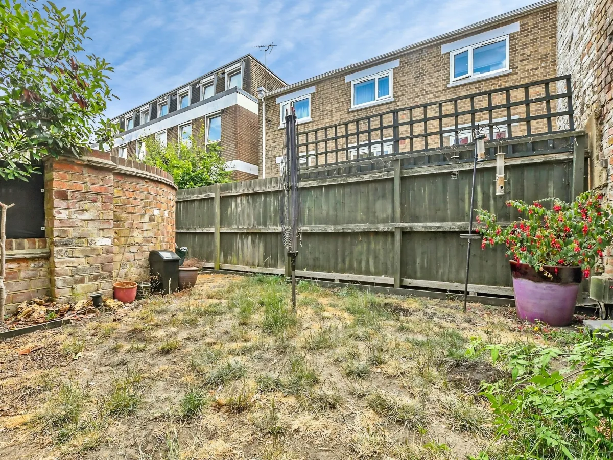 Church Yard Ashford, TN23, photo 9