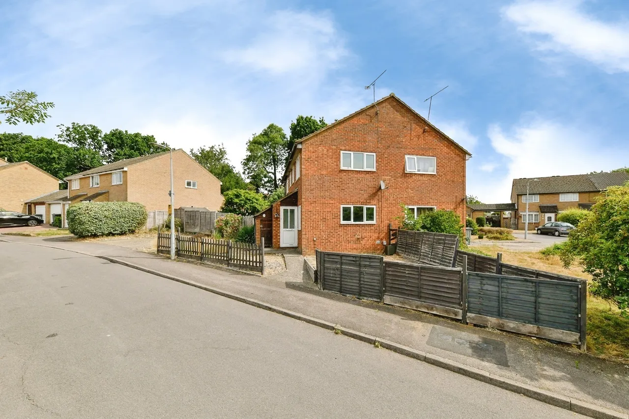 1 bed house for sale — Christie Road, Stevenage, Hertfordshire, SG2