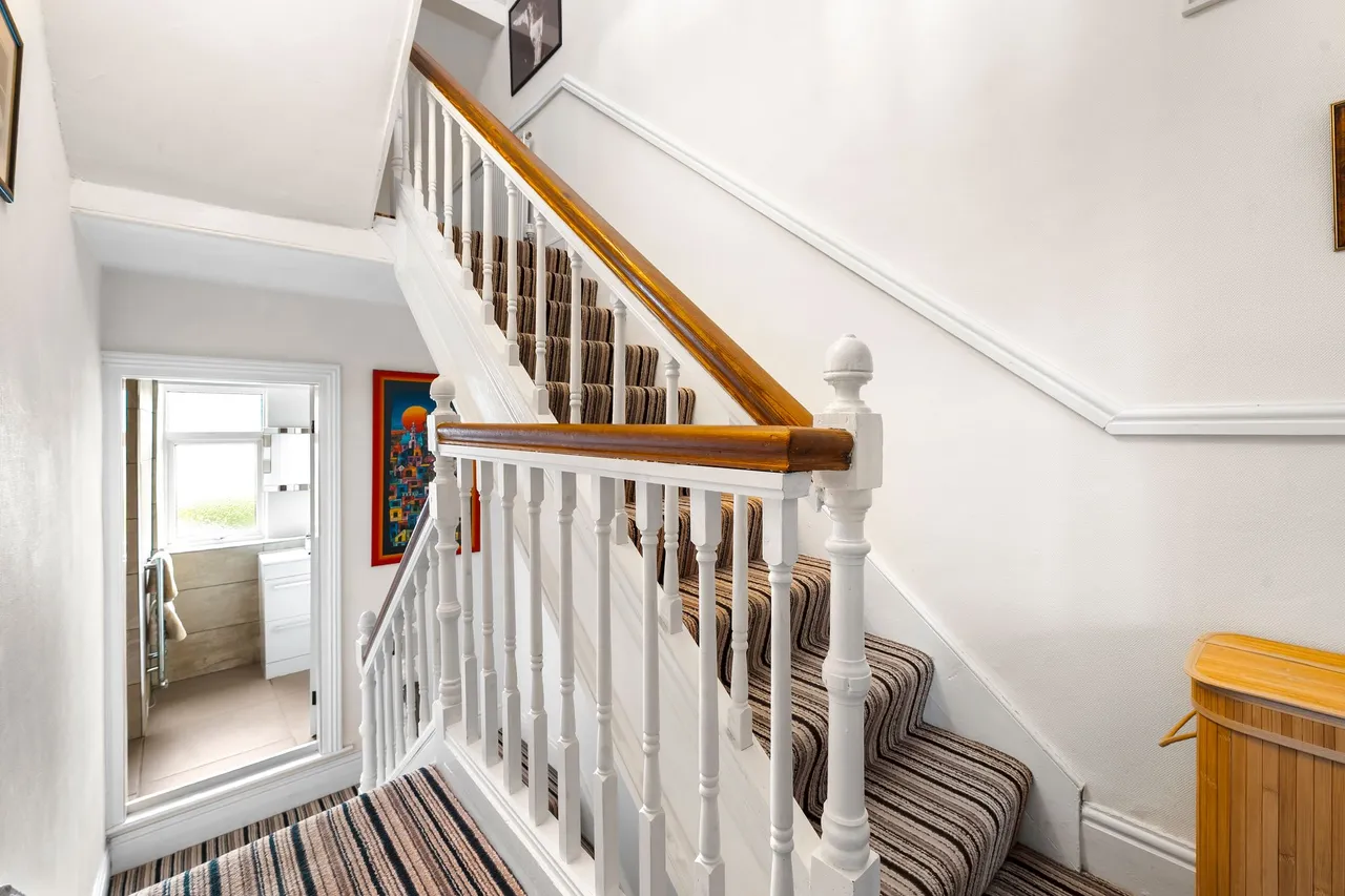 West Cliffe Terrace, Harrogate, HG2, photo 17